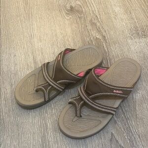 NORTHSIDE • SZ. 8 women